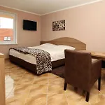 Rok *